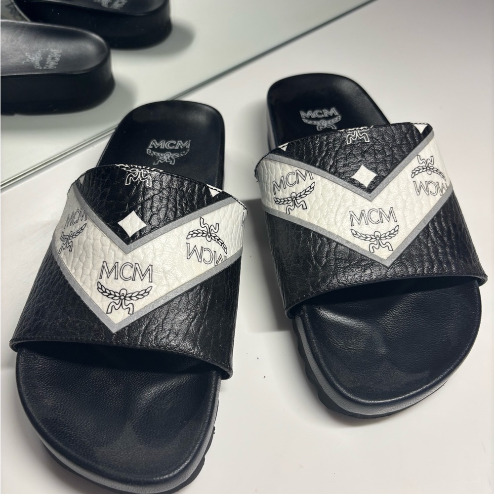 MCM Monogram Black and White Slides